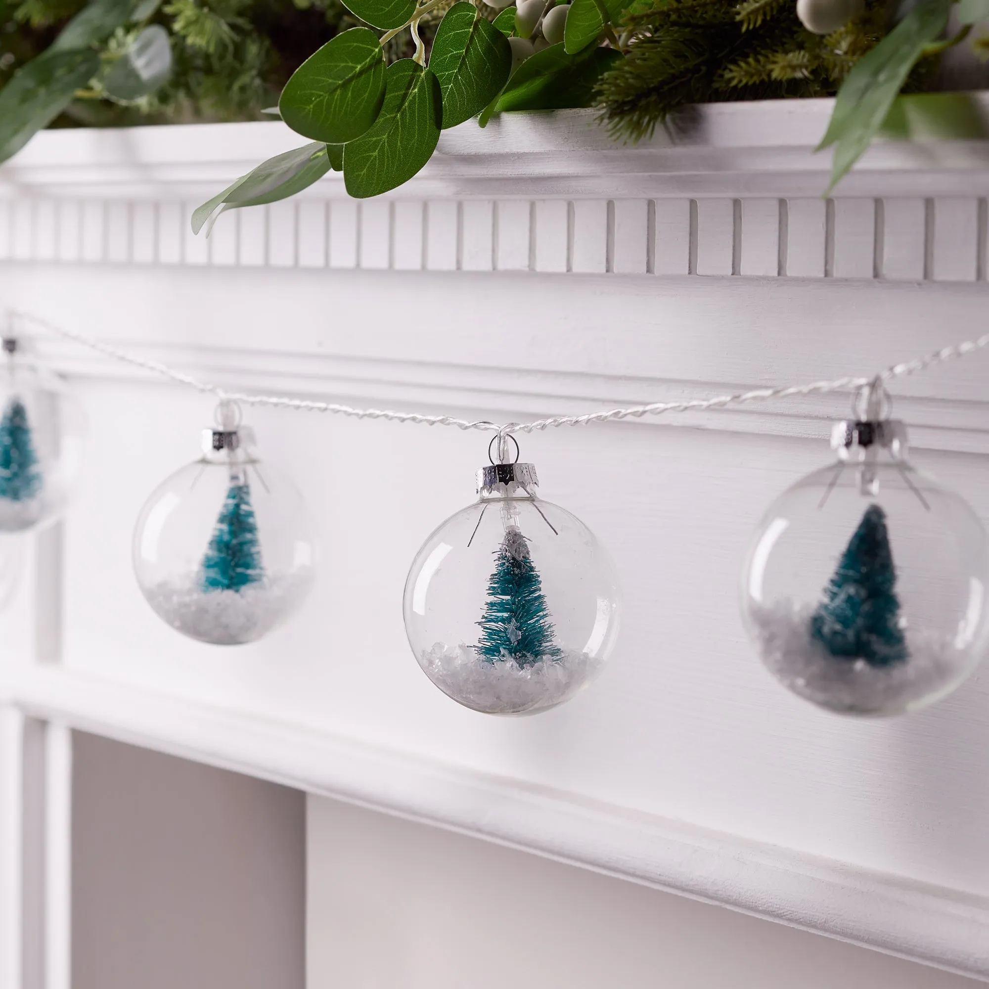 10 Snowy Christmas Tree Globe Fairy Lights