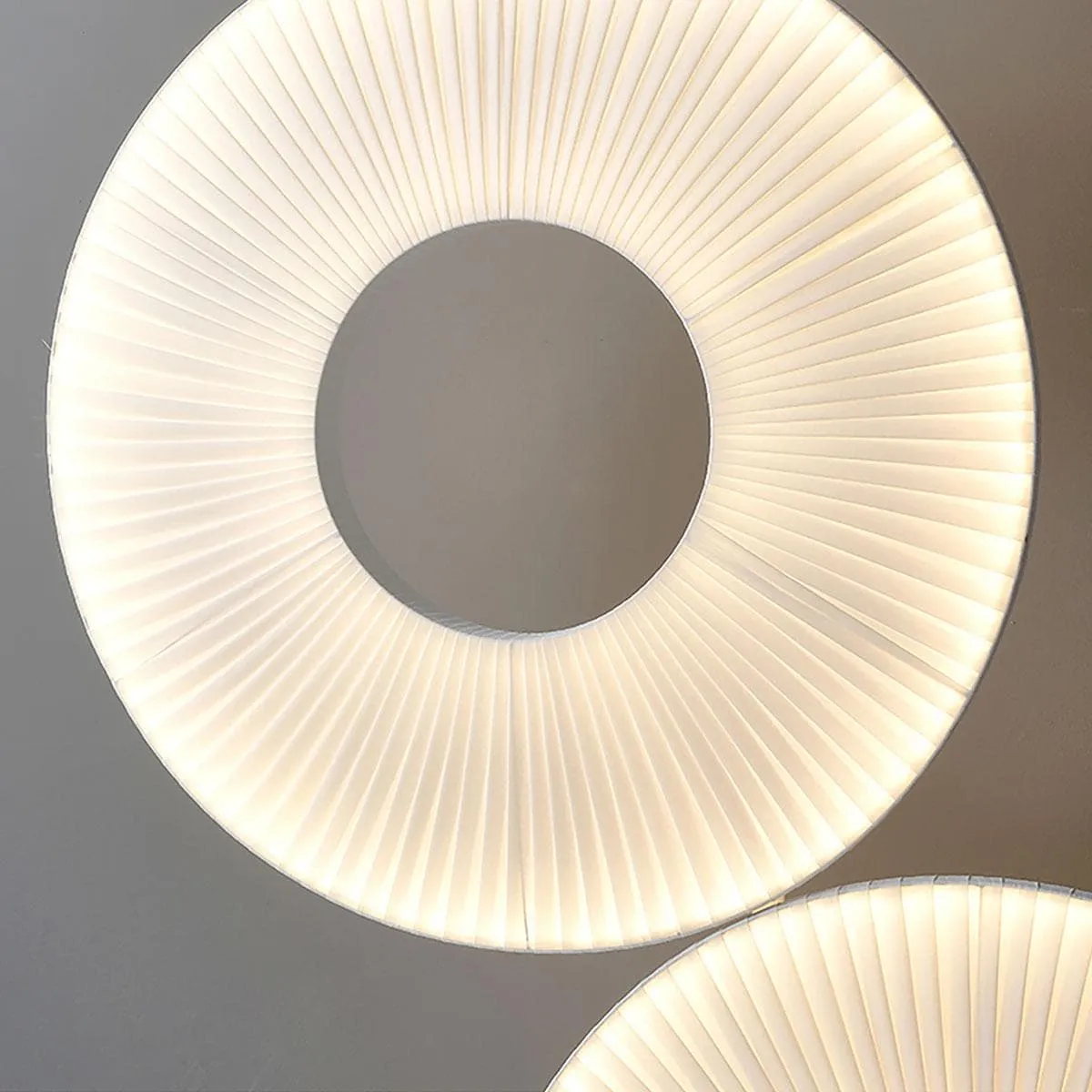 Iris Floor Light