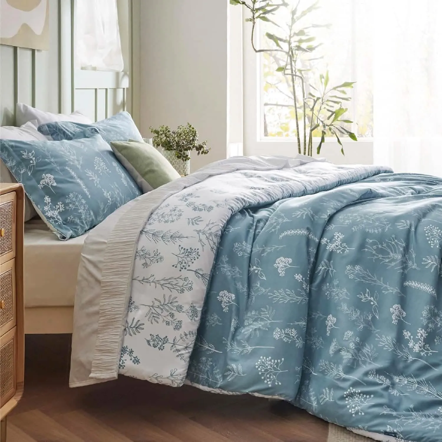 Reversible Floral Print Duvet Cover Set